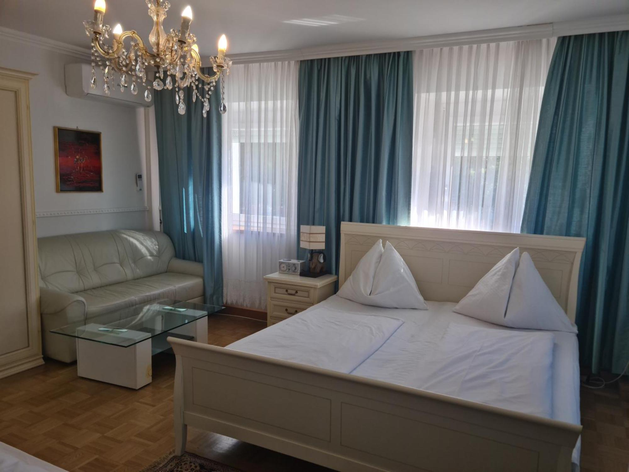 Hoeckner Plaza Hotel Attnang-Puchheim Ngoại thất bức ảnh
